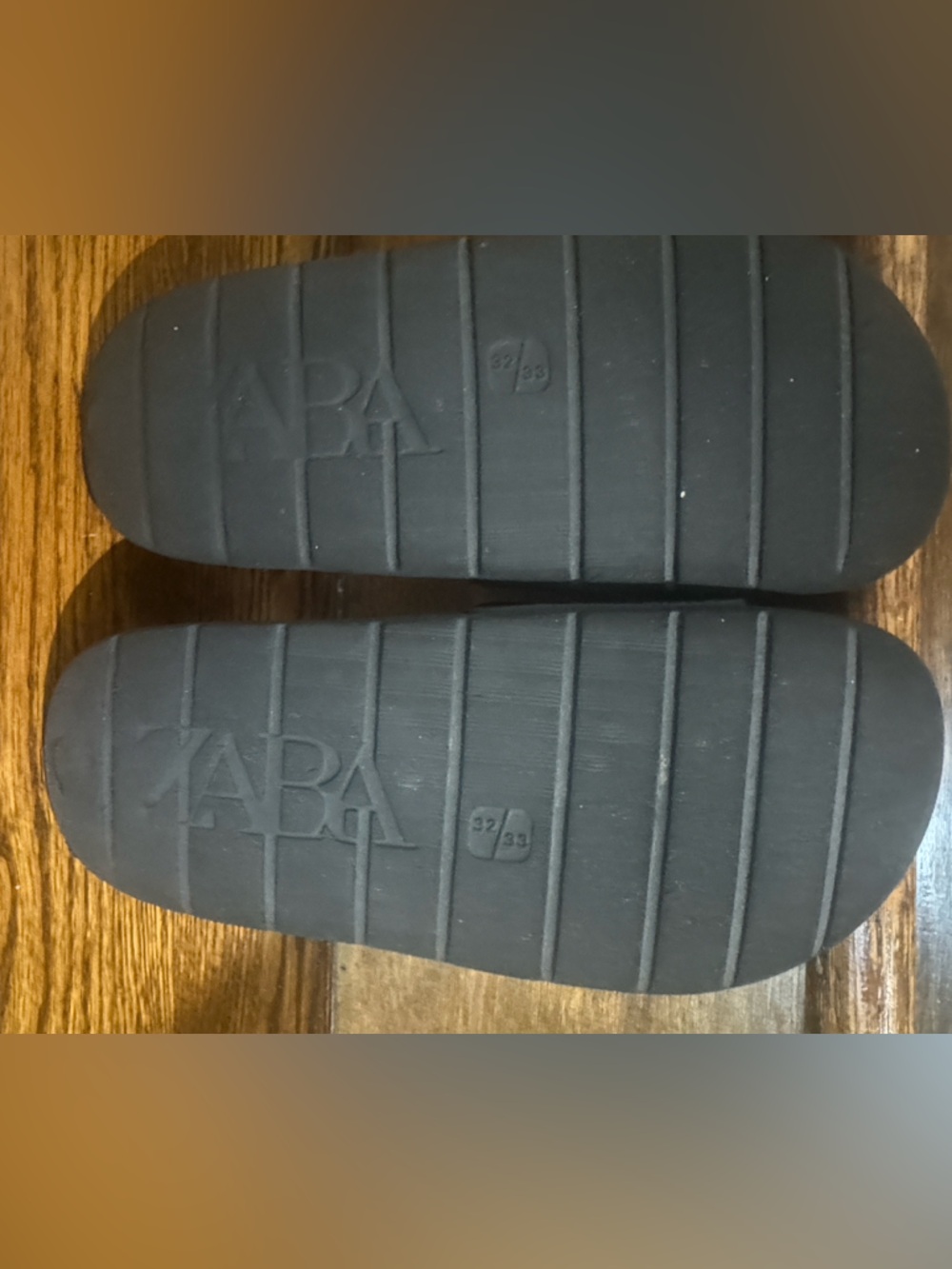 Zara Kids - Cool Vibes - Black Textured Slide Sandals - Picture 7 of 9